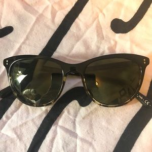 OLIVER PEOPLES SUNGLASSES
